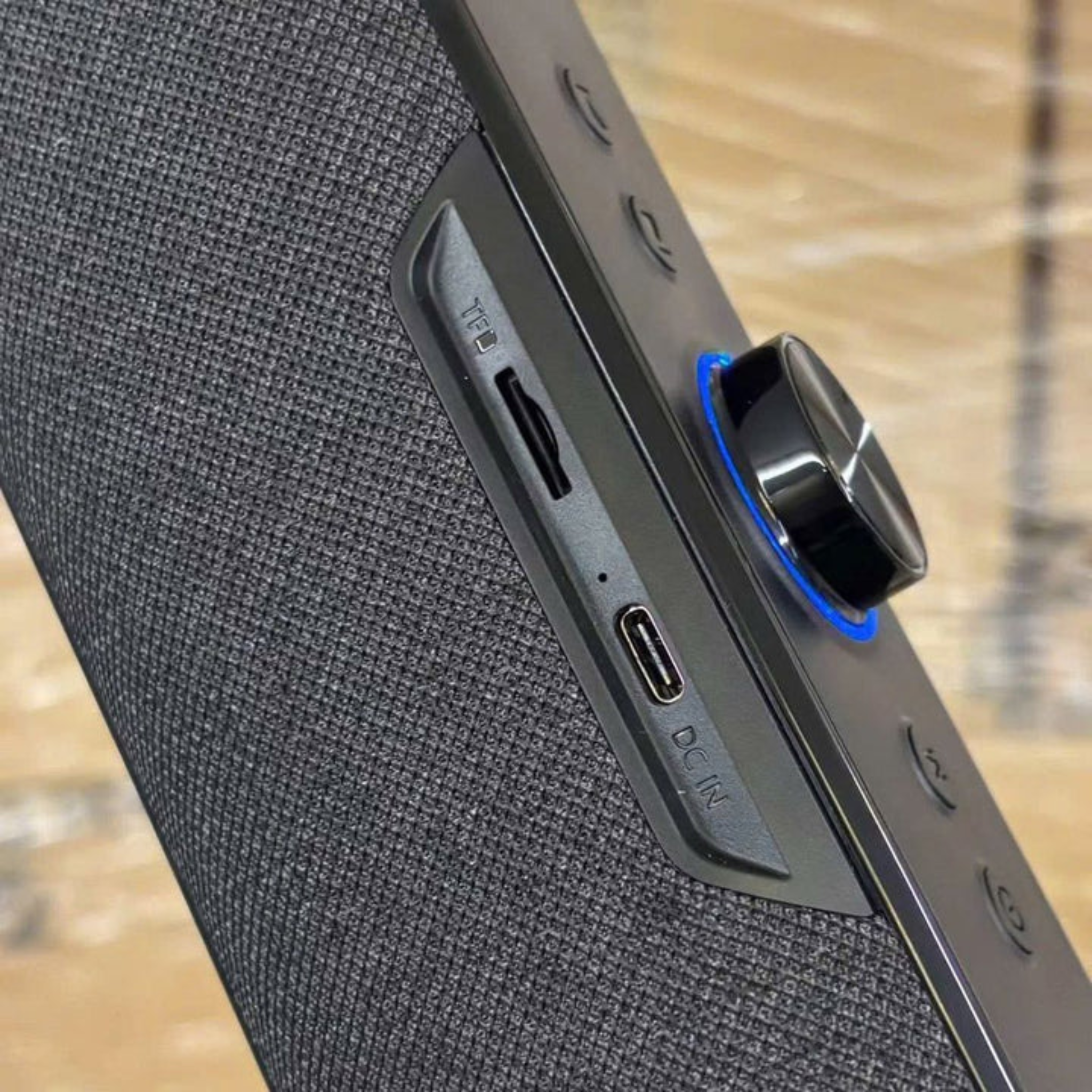 IMPORTED MONSTER ORIGINAL SOUND BAR - USA LOT