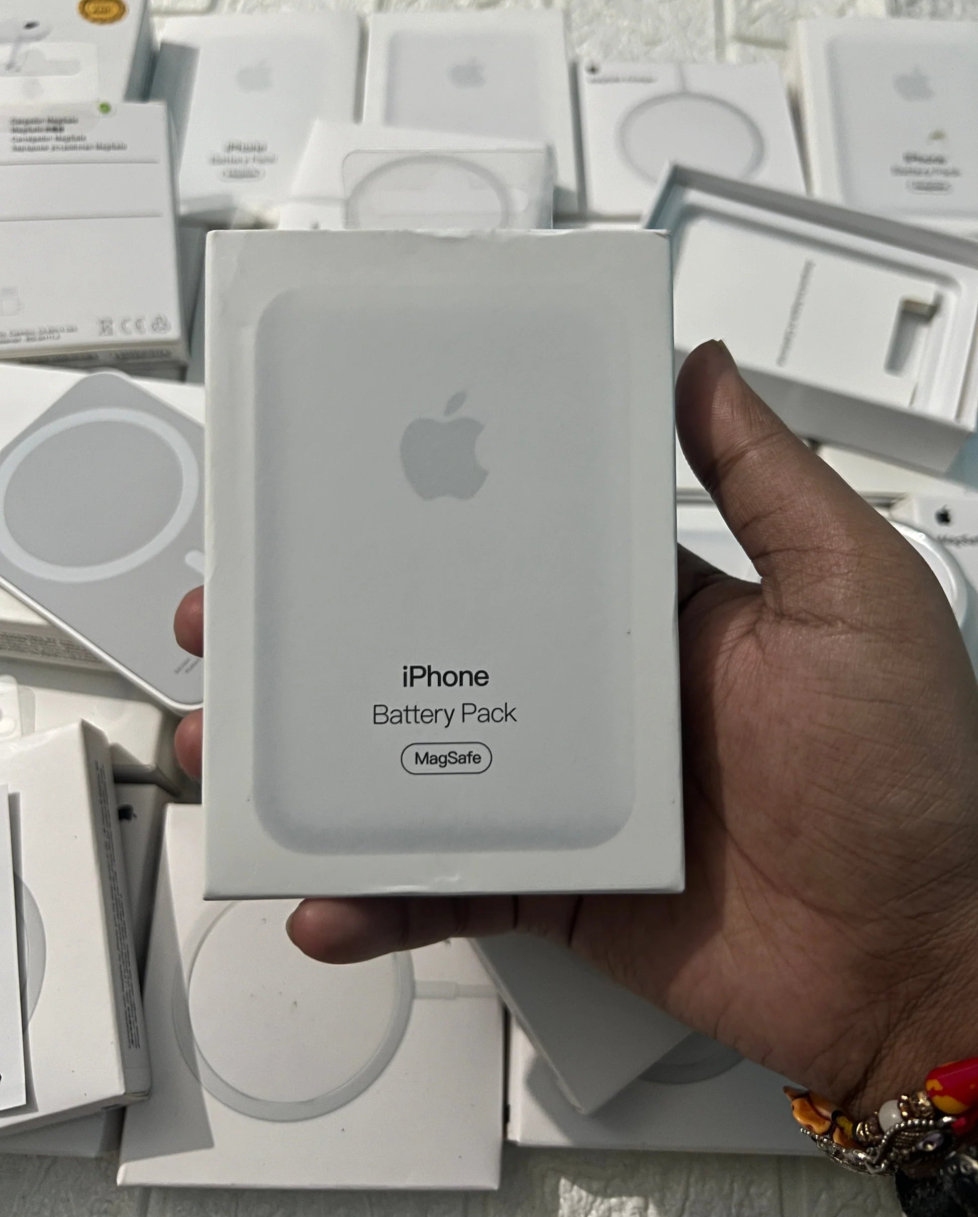 Apple MagSafe 5000mAh Power Bank | Fast Wireless Charging – Compact & Portable