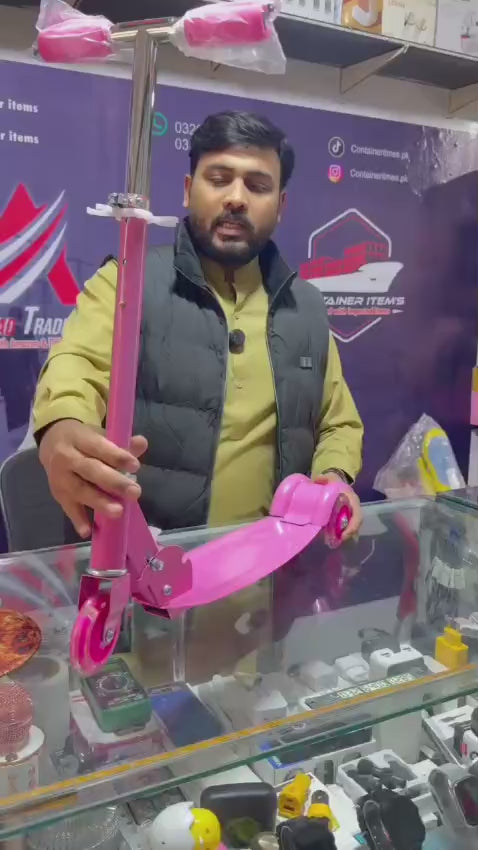 3 WHEEL SCOOTY FOLDABLE [MEDIUM]  (large)